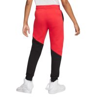 Fiú nadrág Nike NSW Core Amplify Pant B - black/university red/black Fiú nadrág Nike NSW Core Amplify Pant B - black/university red/black