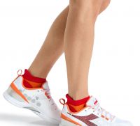 Γυναικεία παπούτσια Diadora Blushield Torneo W AG - white/fiery red Γυναικεία παπούτσια Diadora Blushield Torneo W AG - white/fiery red