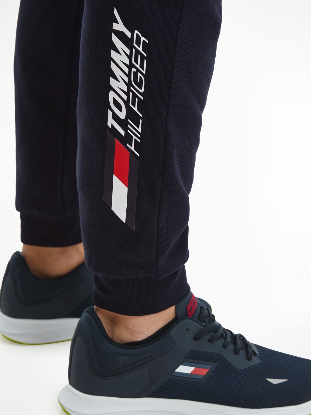 Men's trousers Tommy Hilfiger Essentials Sweatpants - desert sky | Tennis  Zone | Tennis Shop