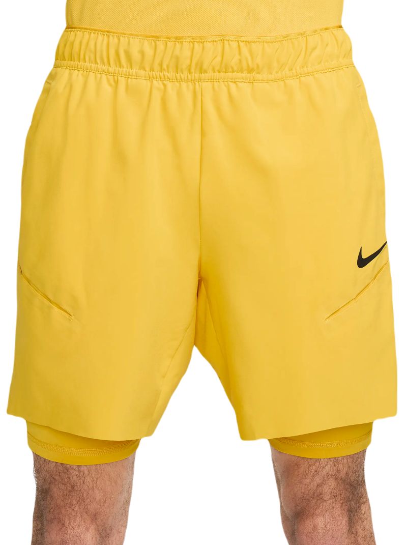 Pantaloncini da tennis da uomo Nike Court Dri Fit Slam RG 2 in1 Shorts Giallo Tennis Zone Negozio di tennis