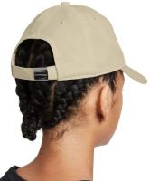 Casquette de tennis Nike Kids Dri-Fit Club Unstructured Metal Swoosh - Beige Casquette de tennis Nike Kids Dri-Fit Club Unstructured Metal Swoosh - Beige