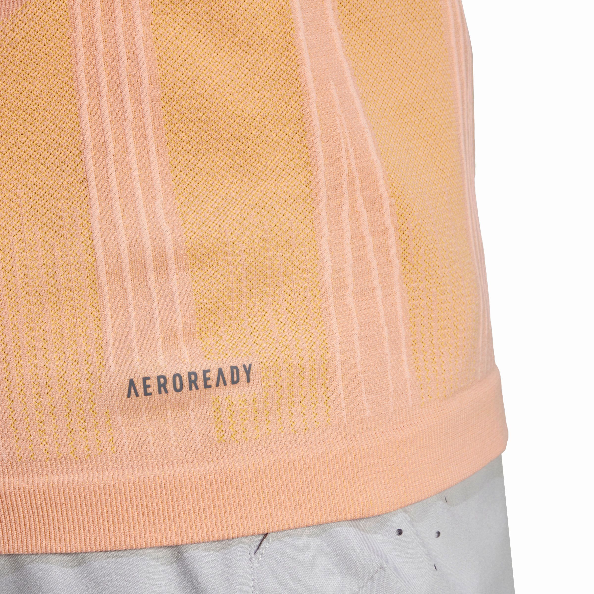 IT4025_9_APPAREL_On-Model_Detail-View-2_white