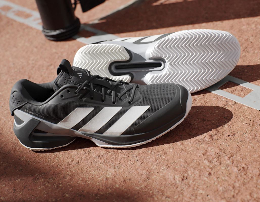 IH2525_21_FOOTWEAR_Photography_HeroMrktng-View-8
