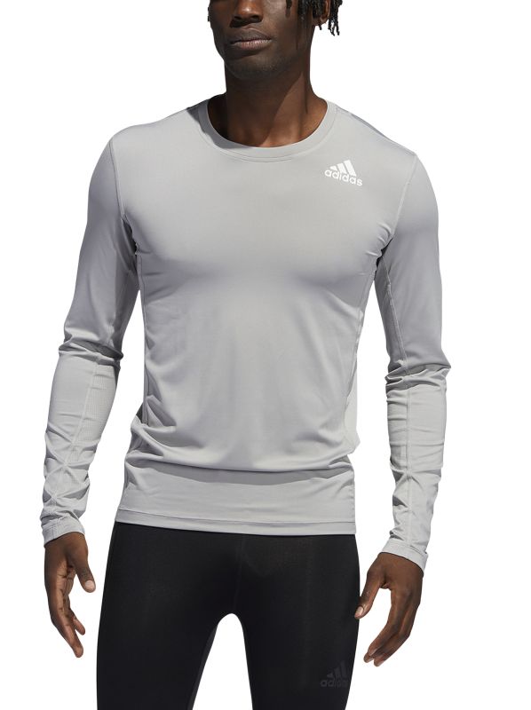 H08816_APP_on-model_front_white