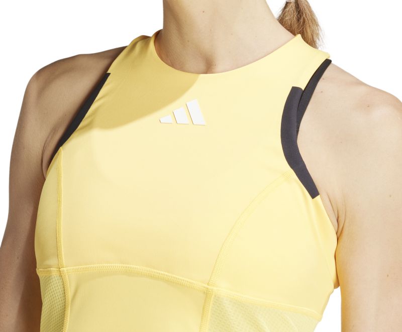 IM8175_10_APPAREL_On-Model_Detail-View-2_white
