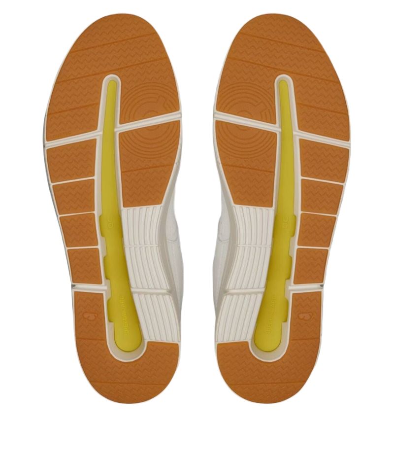 OnRogerClubhouseWhiteGecko4