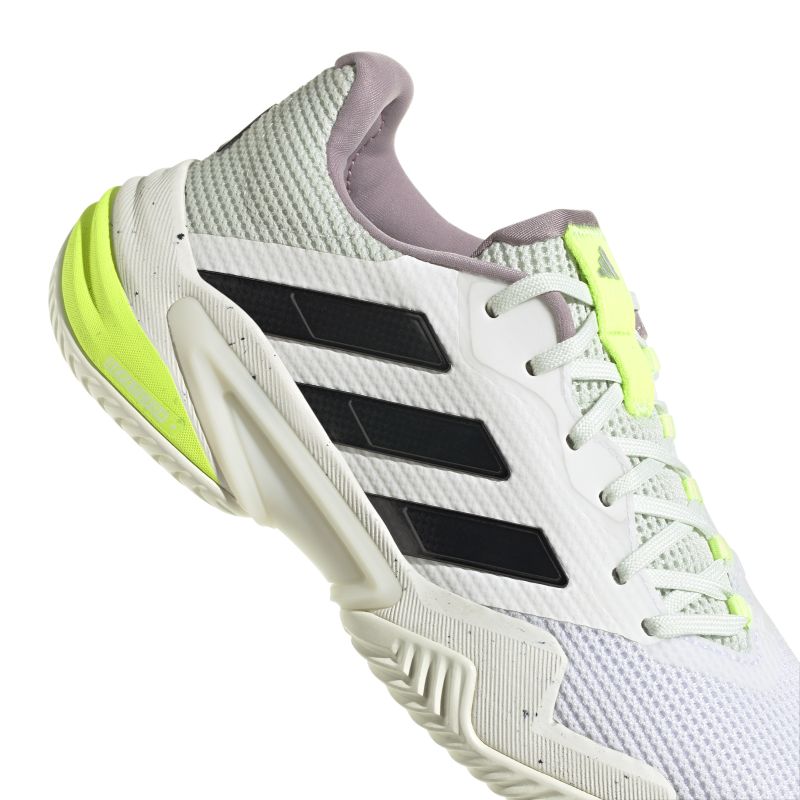 IF0409_9_FOOTWEAR_Photography_Detail-View-2_white