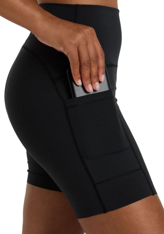 Damskie-spodenki_NB-czarne-4-Photoroom