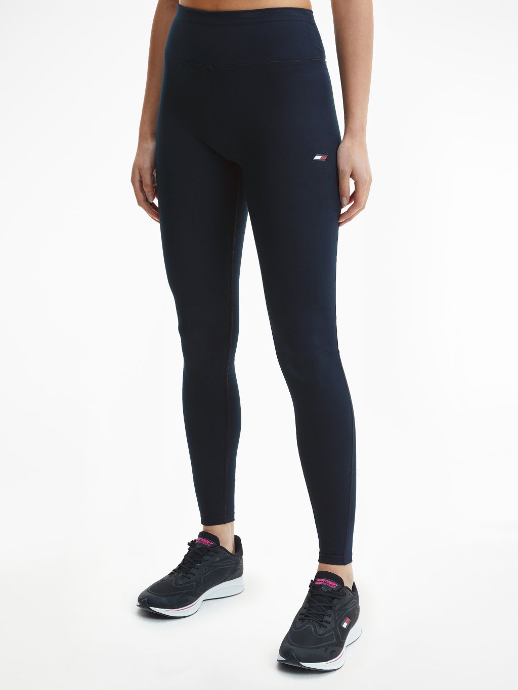 Tommy-Hilfig_SP2022_DW5_S10S101320DW5_6