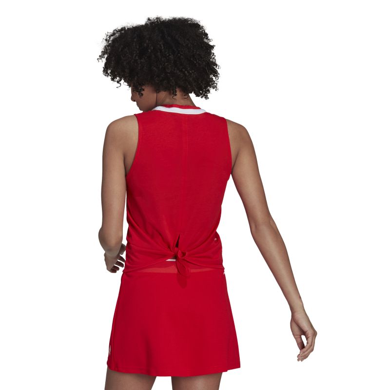 H33699_APP_on-model_back_white