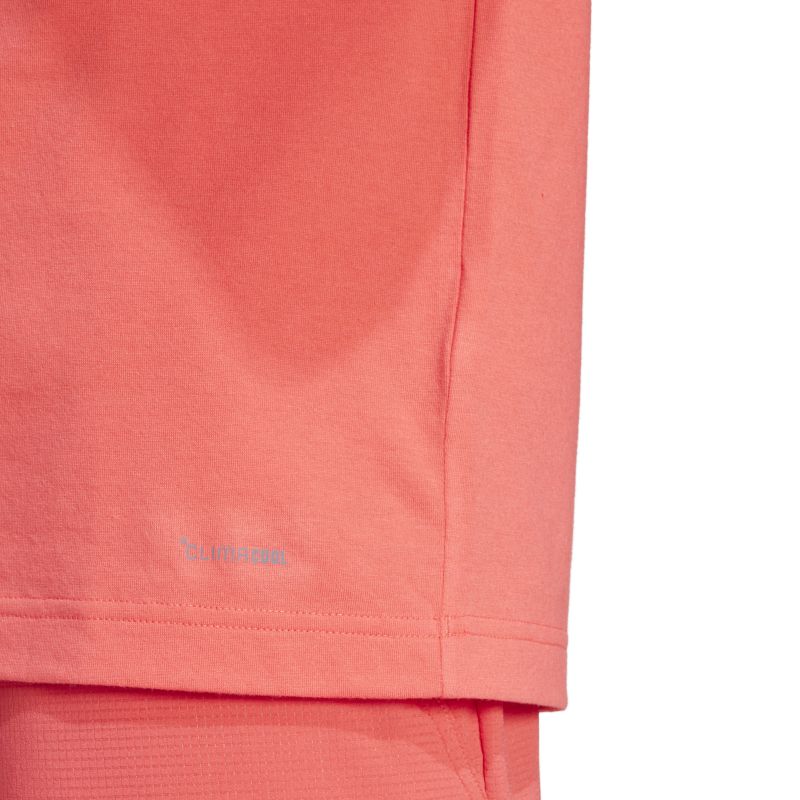 JD8255_7_APPAREL_On-Model_Detail-View-2_white