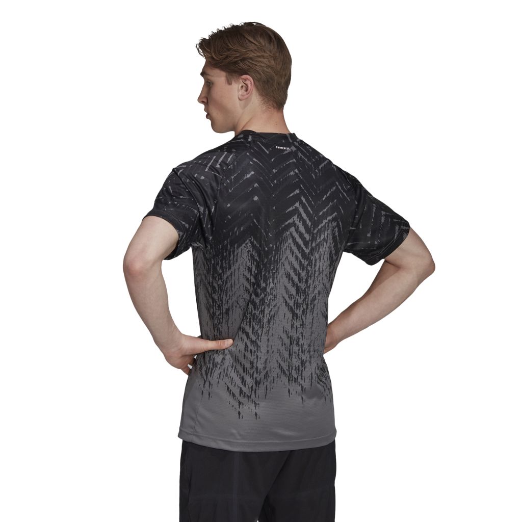 GT7819_APP_on-model_back_white