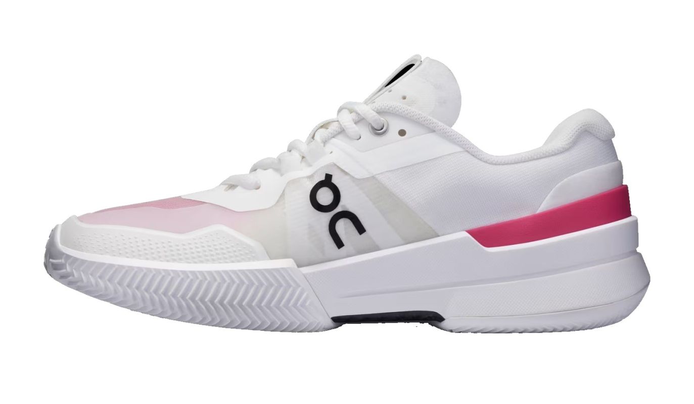 WomanOnRogerPro2WhitePink2