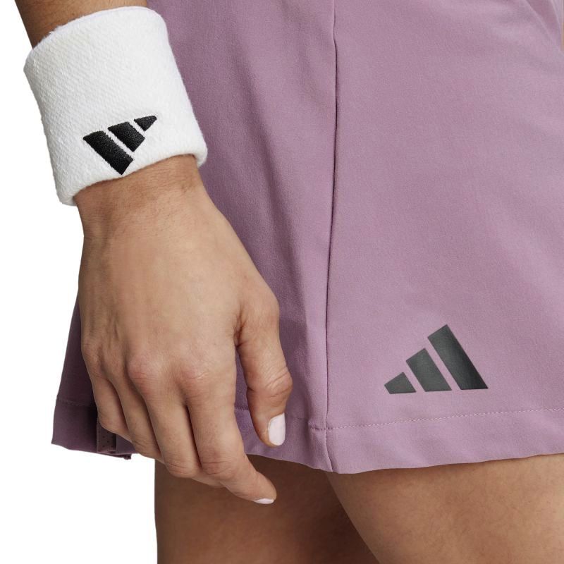 IT6583_6_APPAREL_On-Model_Detail-View-1_white4hTijmFFZSbZg