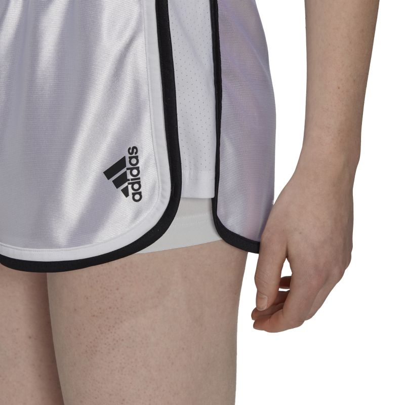 H33709_APP_on-model_detail-1_white
