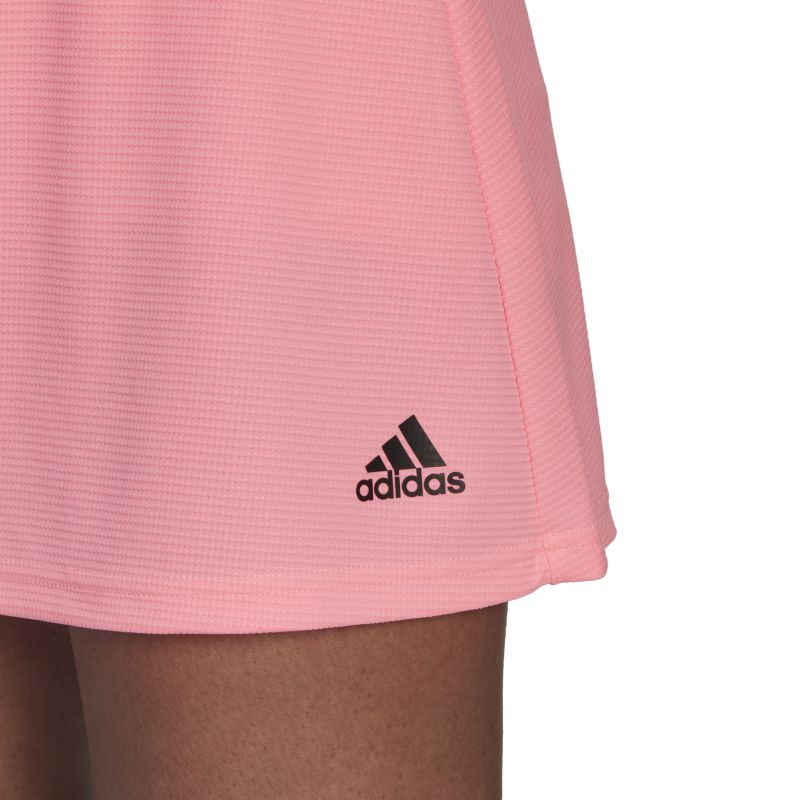 HN6190_6_APPAREL_On-Model_Detail-View-1_white