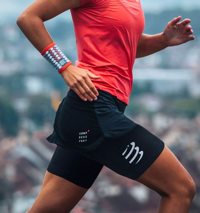 black-compression-leg-sleeve-under-control-quad-2