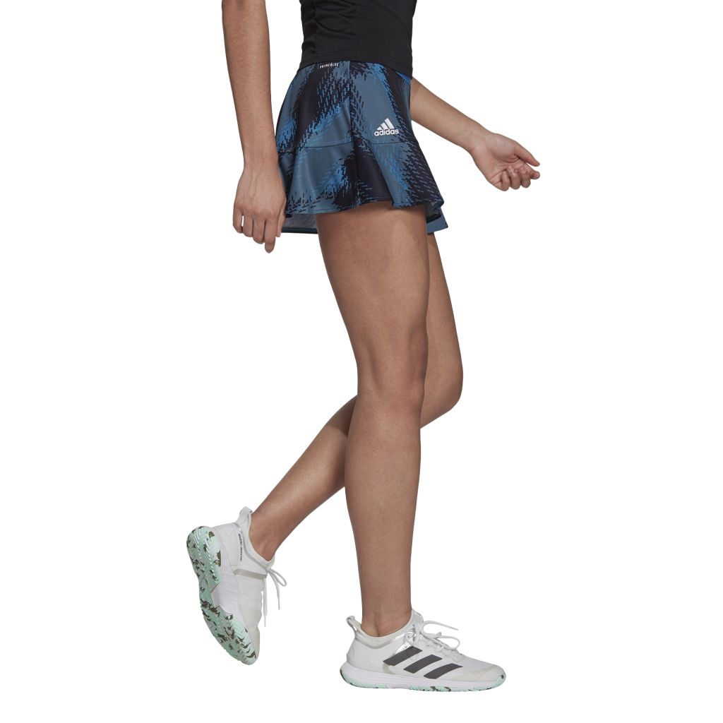 GS4941_APP_on-model_walking_white