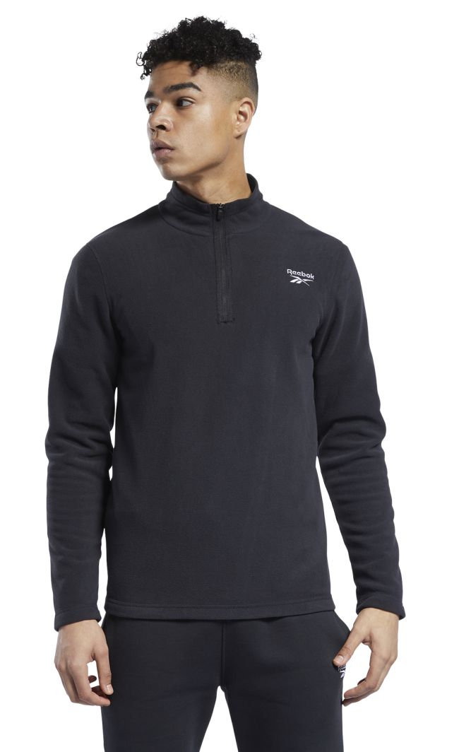 GR8959_APP_on-model_standard_white