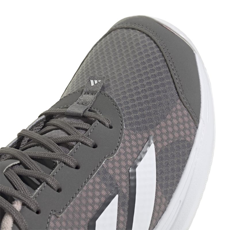 IH0186_9_FOOTWEAR_Photography_Detail-View-2_white