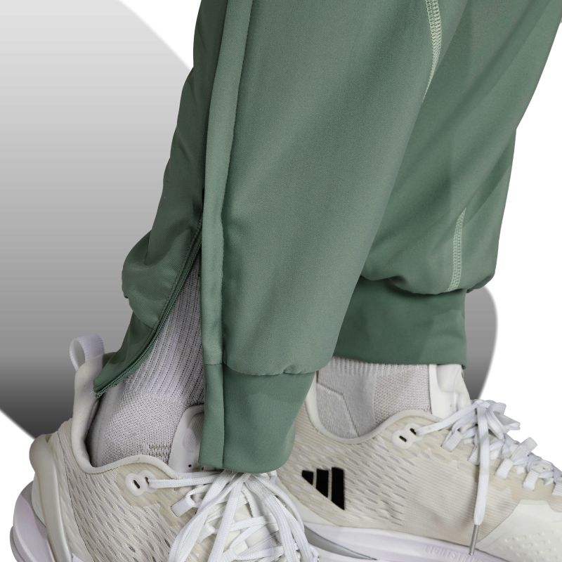 IS8961_7_APPAREL_On-Model_Detail-View-2_white