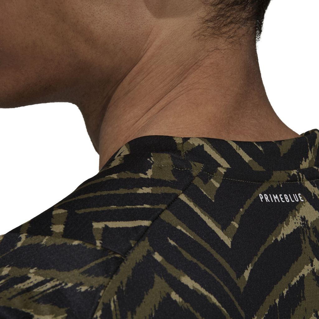 H31121_APP_on-model_detail-2_white