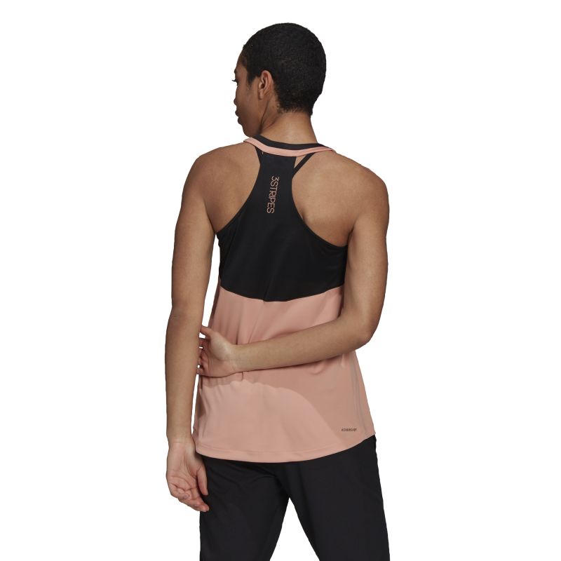 H33701_APP_on-model_back_white