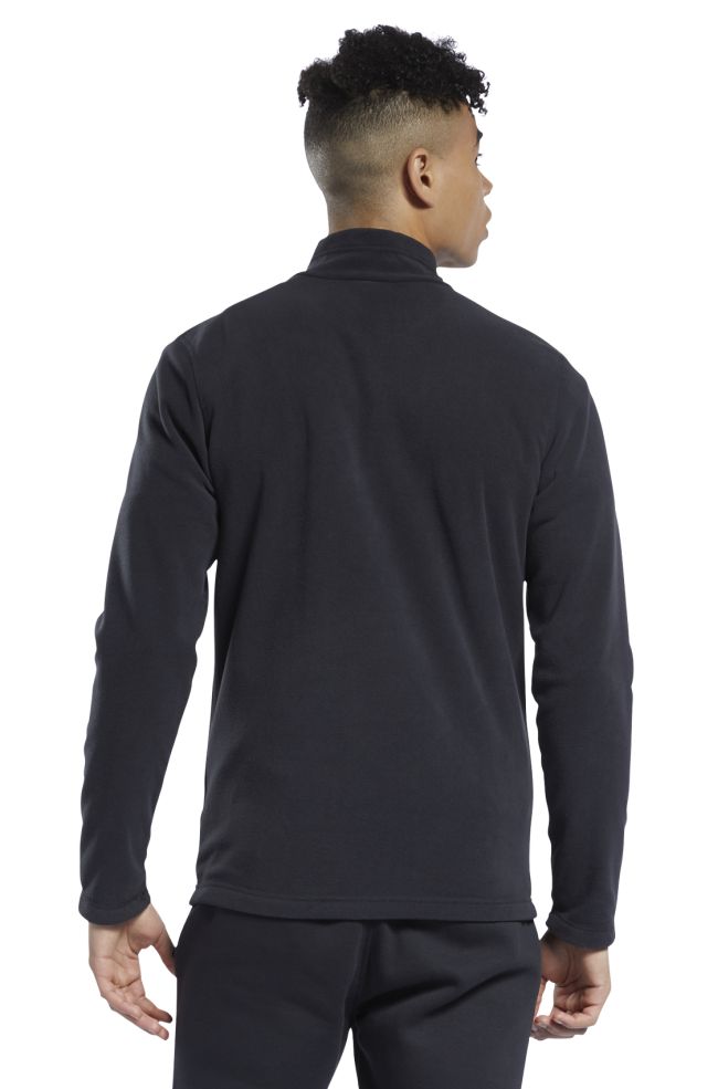 GR8959_APP_on-model_back_white