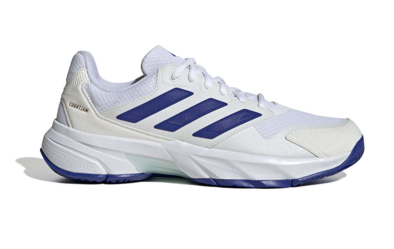 IF9136_1_FOOTWEAR_Photography_Side-Lateral-Center-View_white