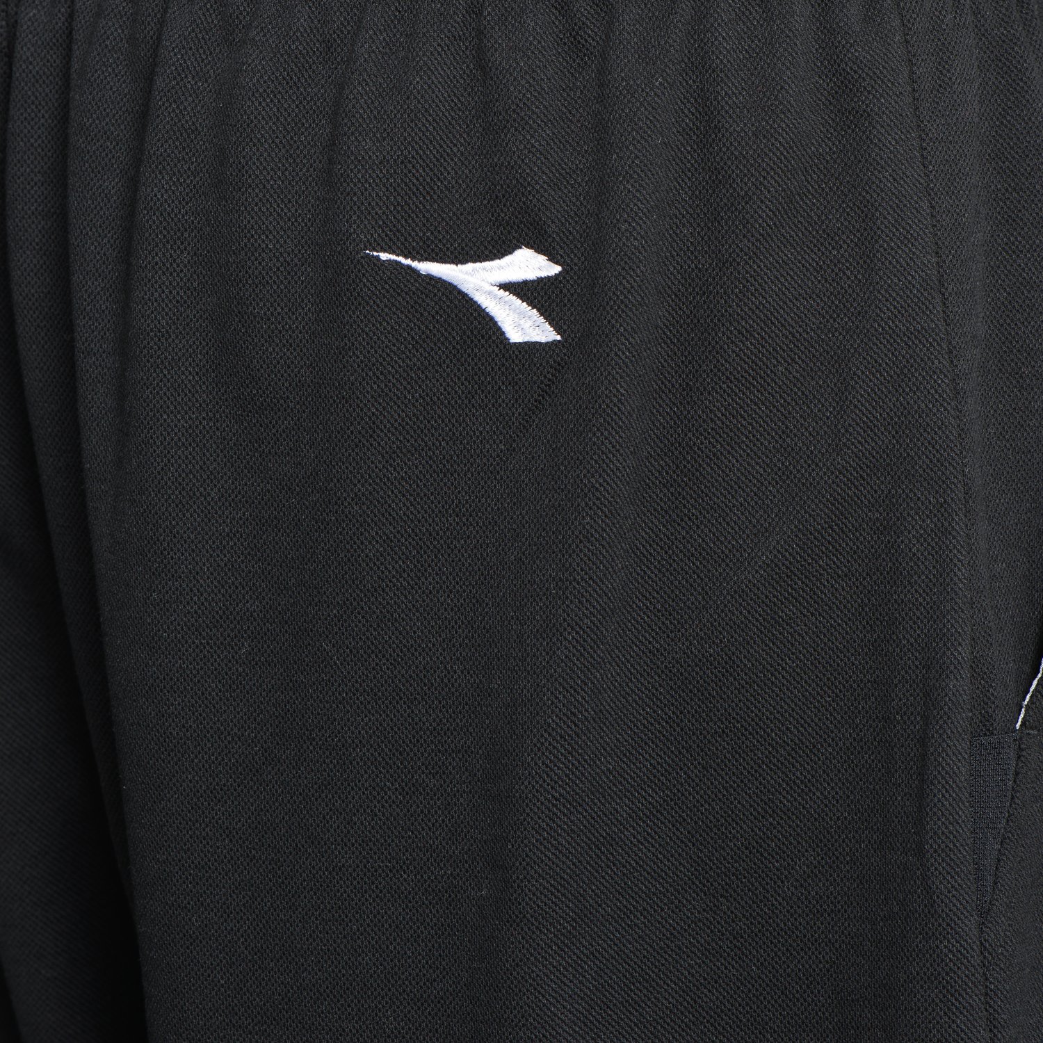 pol_pl_Spodenki-krotkie-meskie-DIADORA-BERMUDA-REVERSIBLE-MESH-12536_4
