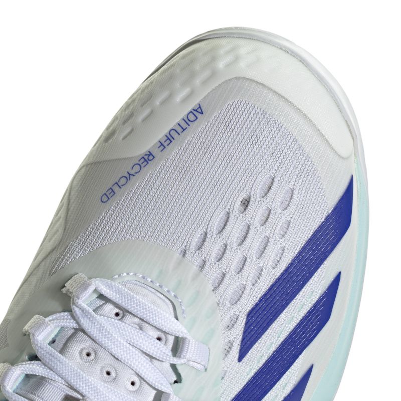 ID8562_8_FOOTWEAR_Photography_Detail-View-1_white