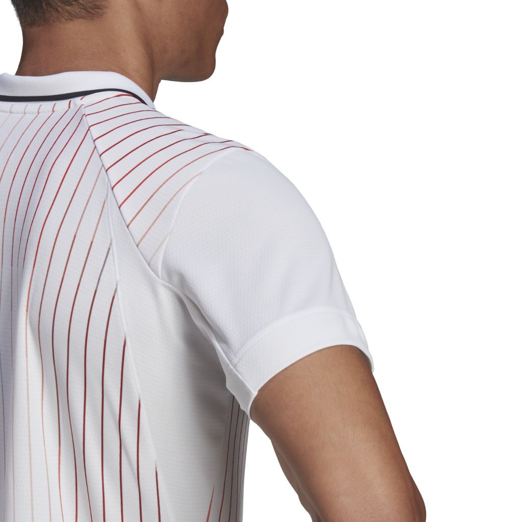 H67132_APP_on-model_detail-2_white