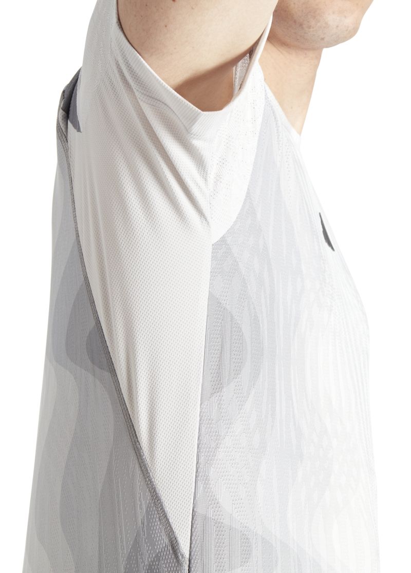 IP1932_8_APPAREL_On-Model_Detail-View-2_white