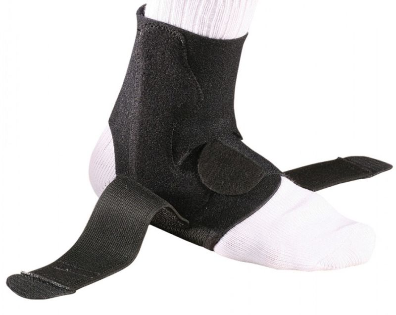 Stabilizator stawu skokowego Mueller Adjustable Ankle Stabilizer
