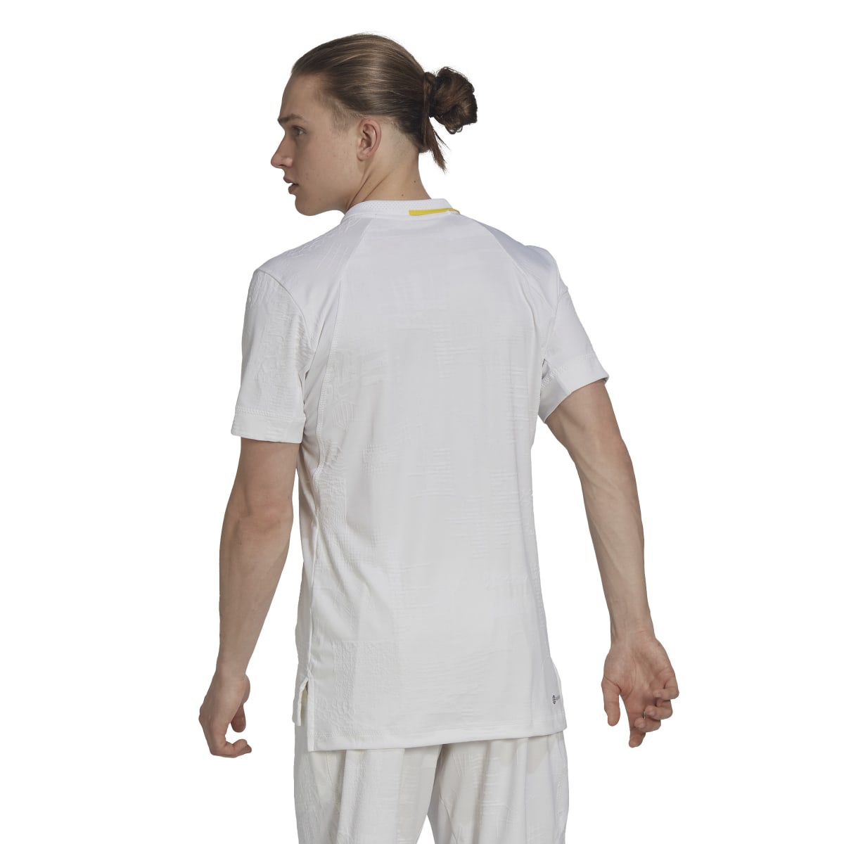 HC8537_5_APPAREL_On-Model_Back-View_white