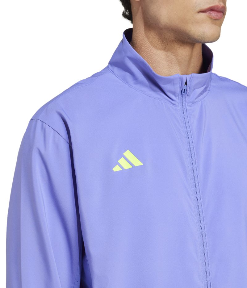 IX2840_7_APPAREL_On-Model_Detail-View-1_white