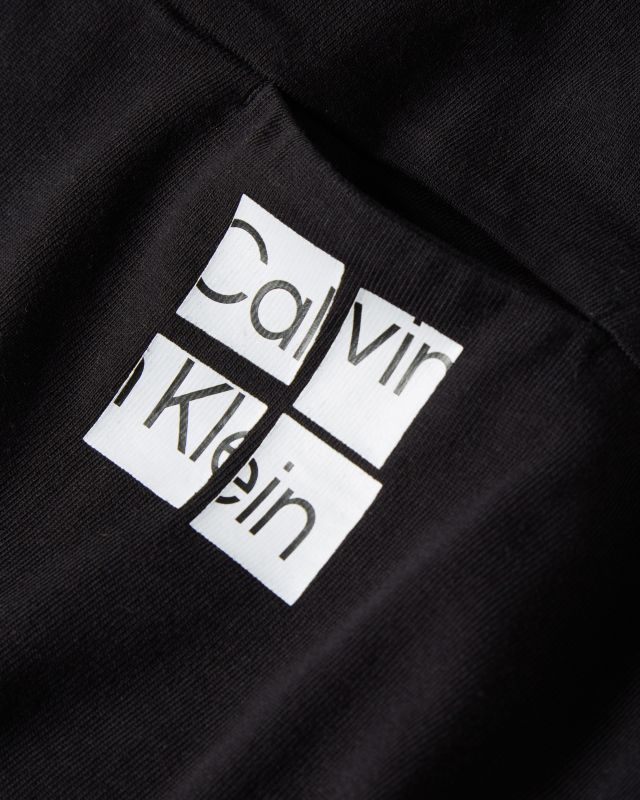 Calvin-Klein_FA2022_BAE_00GMF2K104BAE_3