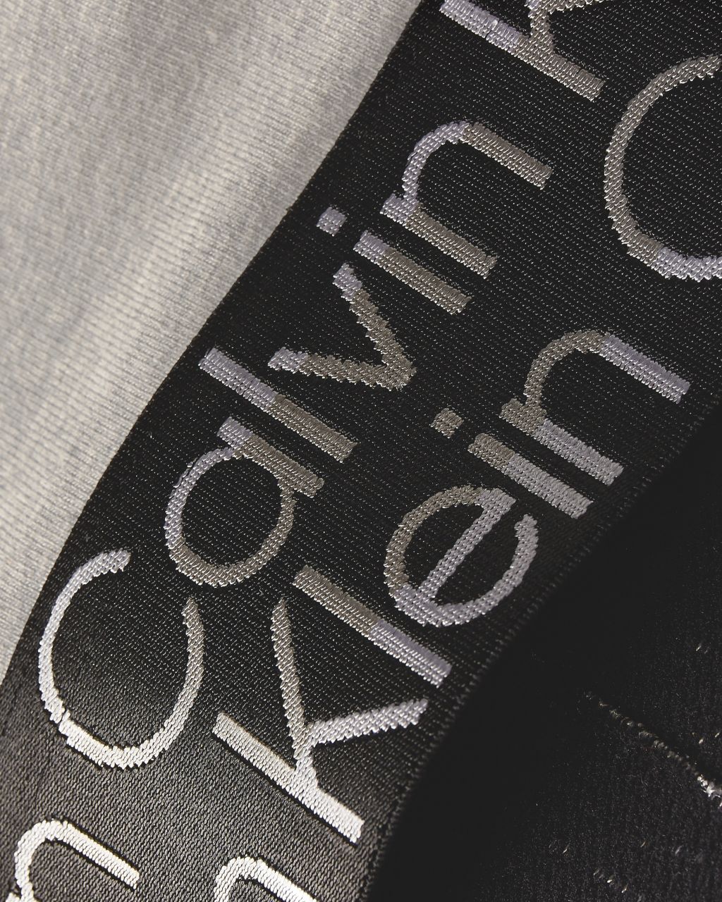 Calvin-Klein_SP2022_P5W_00GWS2K134P5W_3