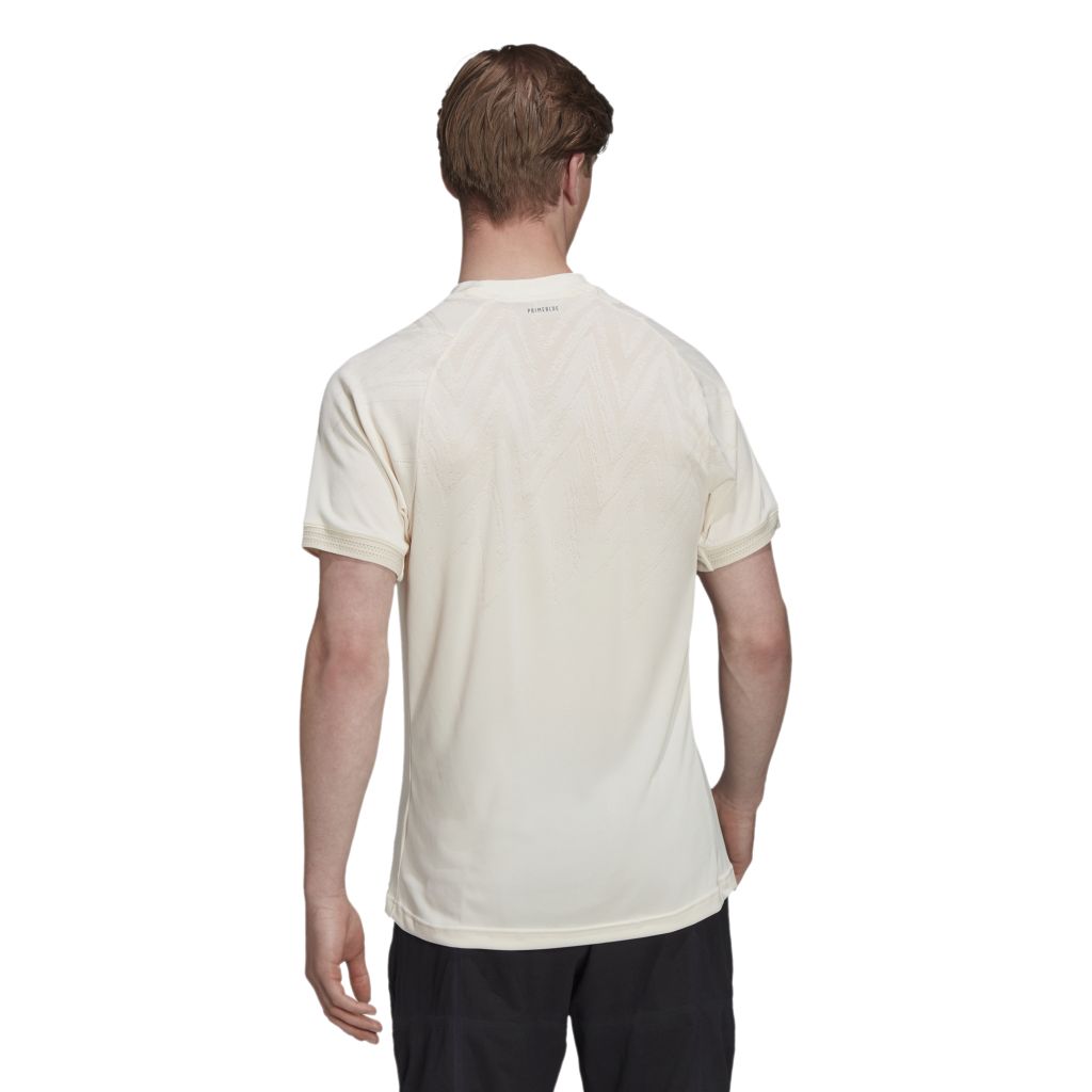 H31412_APP_on-model_back_white