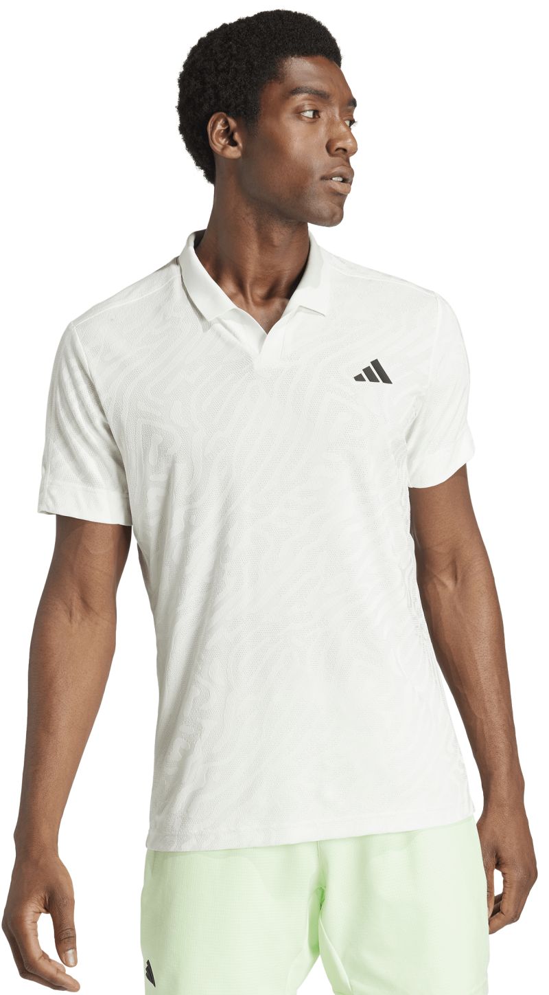 IL7383_3_APPAREL_On-Model_Standard-View_white