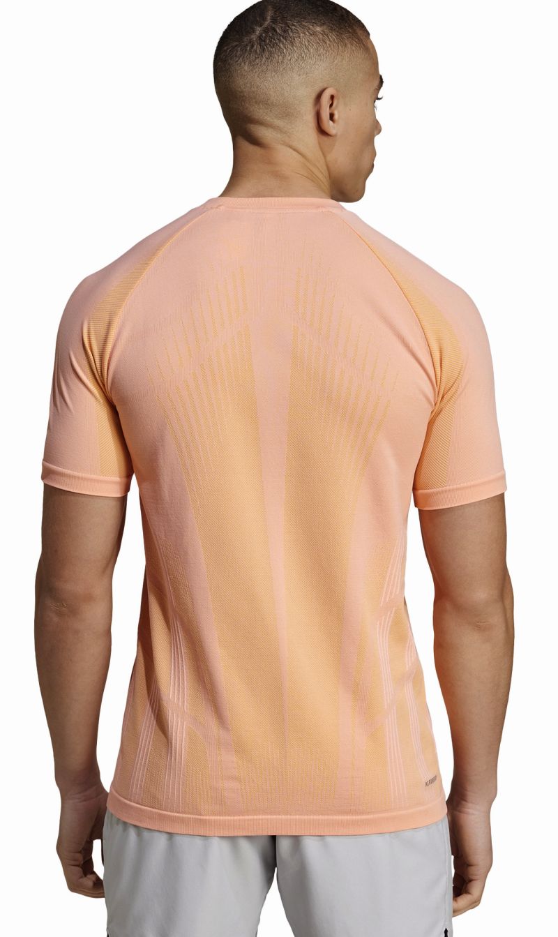 IT4025_5_APPAREL_On-Model_Back-View_white