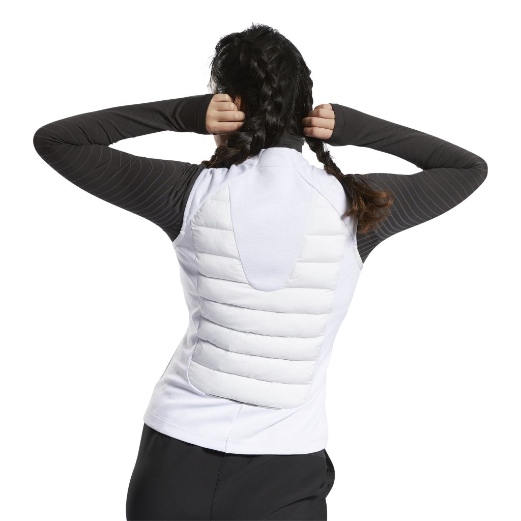 H55301_APP_on-model_back_white
