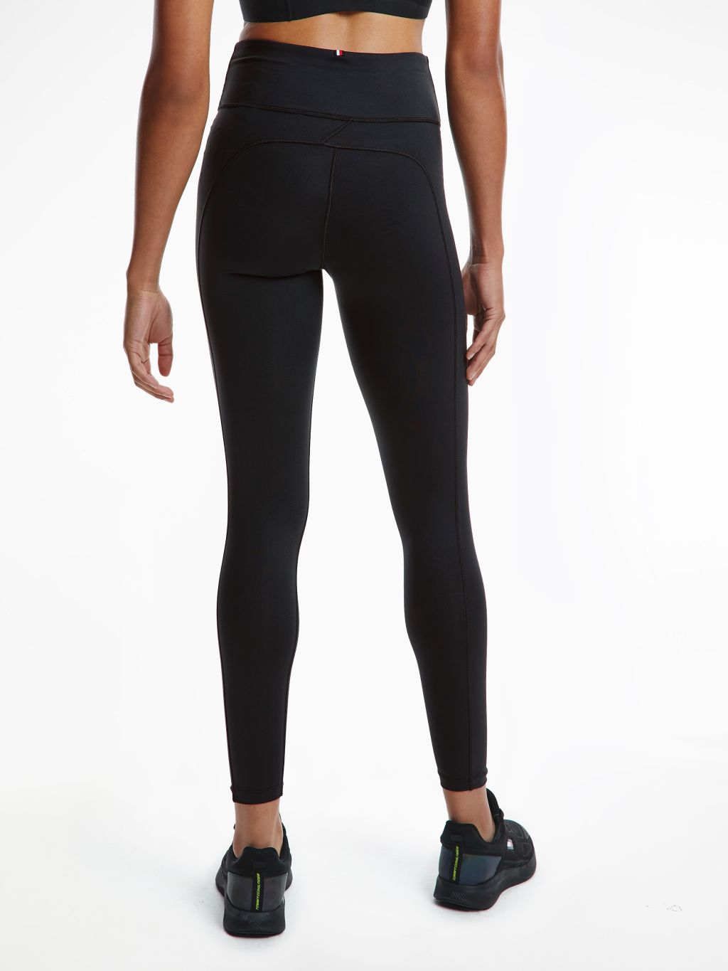 Tommy-Hilfig_SP2022_BDS_S10S101024BDS_2