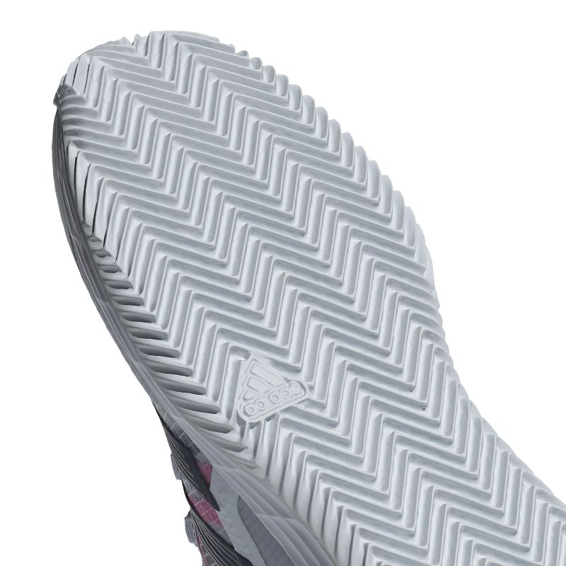 IH0127_9_FOOTWEAR_Photography_Detail-View-2_white