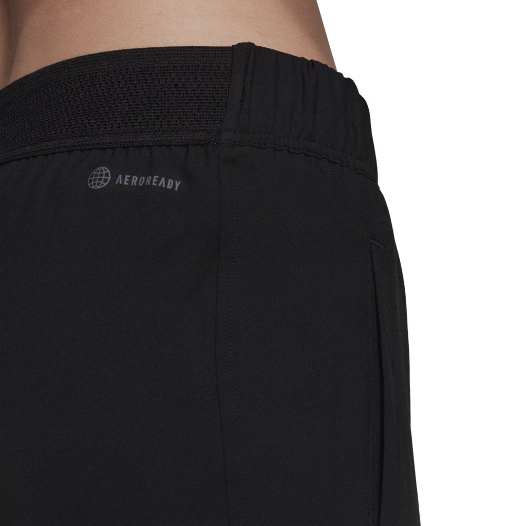 HA7611_APP_on-model_detail-2_white