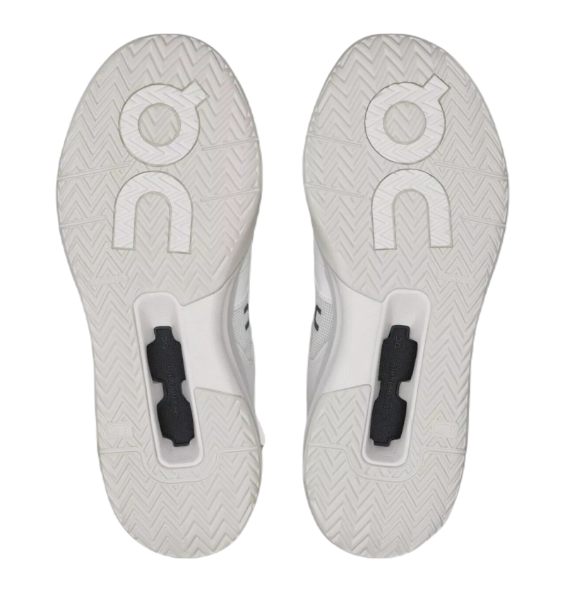 OnTheRogerClubhProWhiteMan5