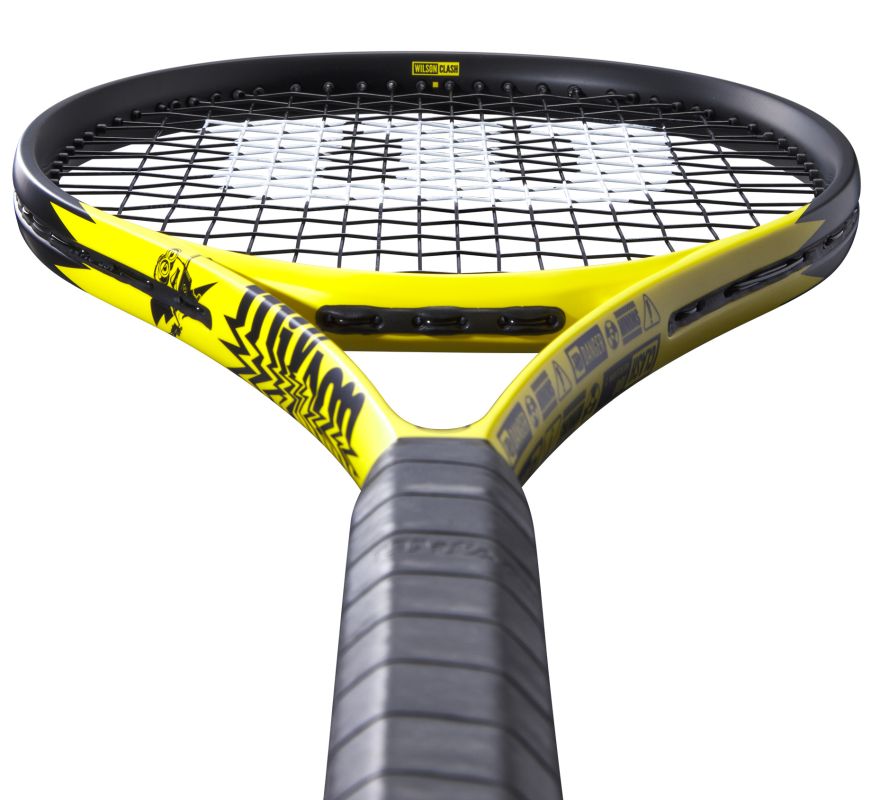 WR124711U_3_MINIONS_CLASH_100_V2-0_FRM_YE_BL-png-high-res