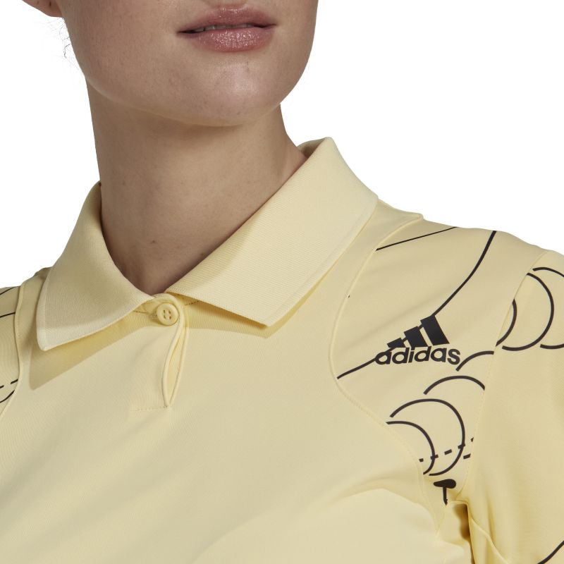 HM6525_7_APPAREL_On-Model_Detail-View-1_white