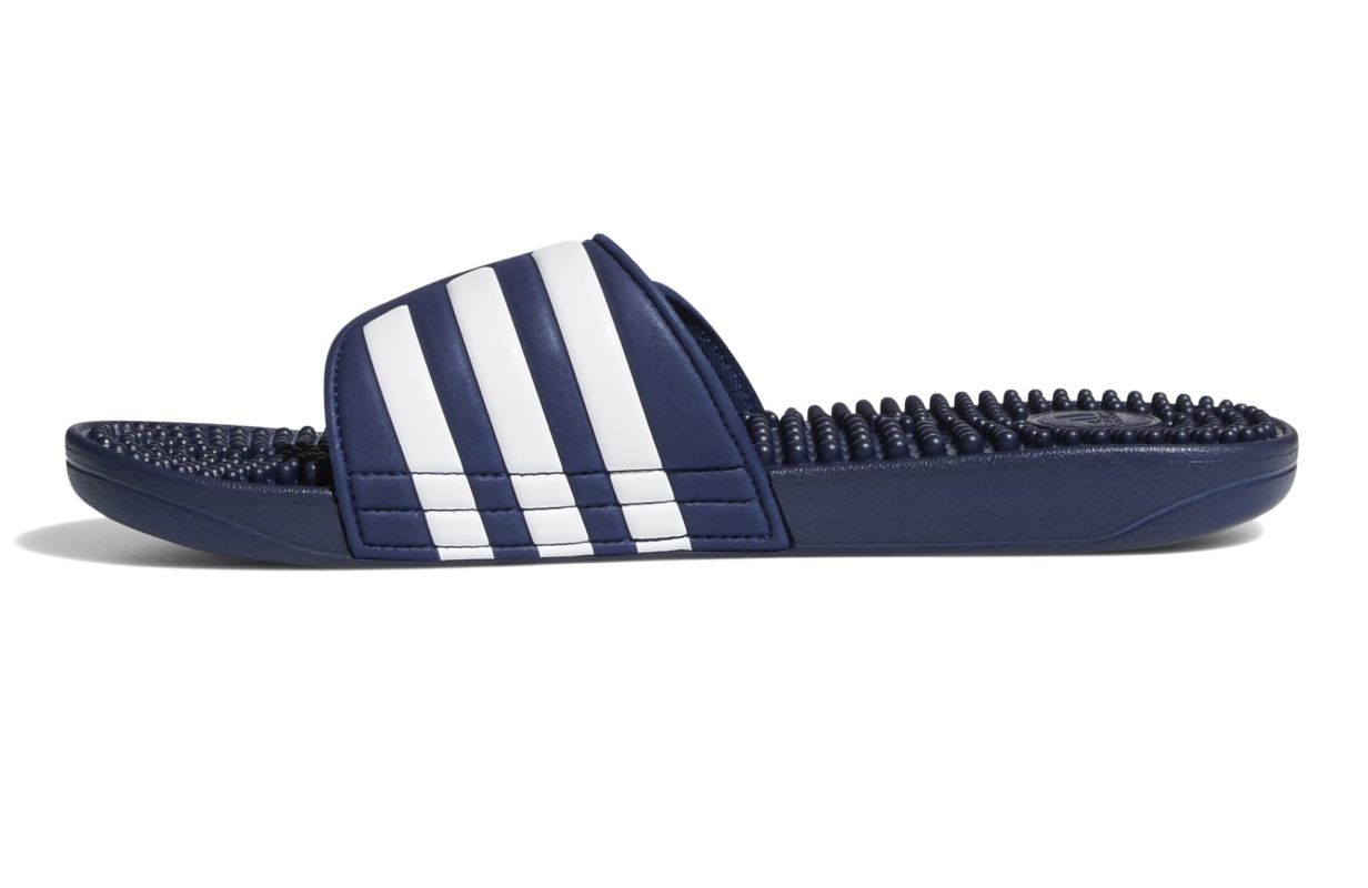 F35579_5_FOOTWEAR_Photography_Side-Medial-Center-View_white