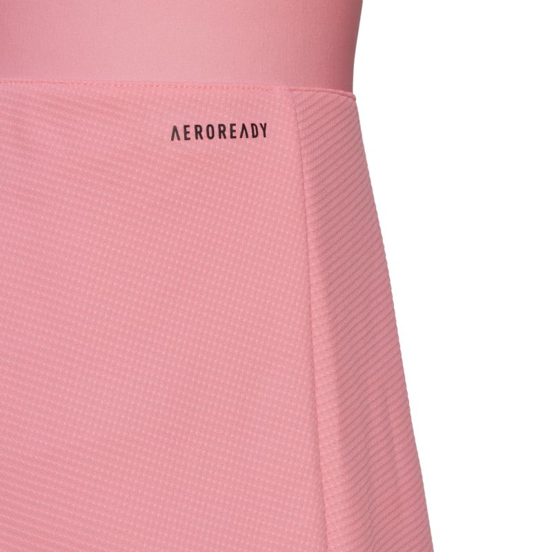 HN6190_7_APPAREL_On-Model_Detail-View-2_white